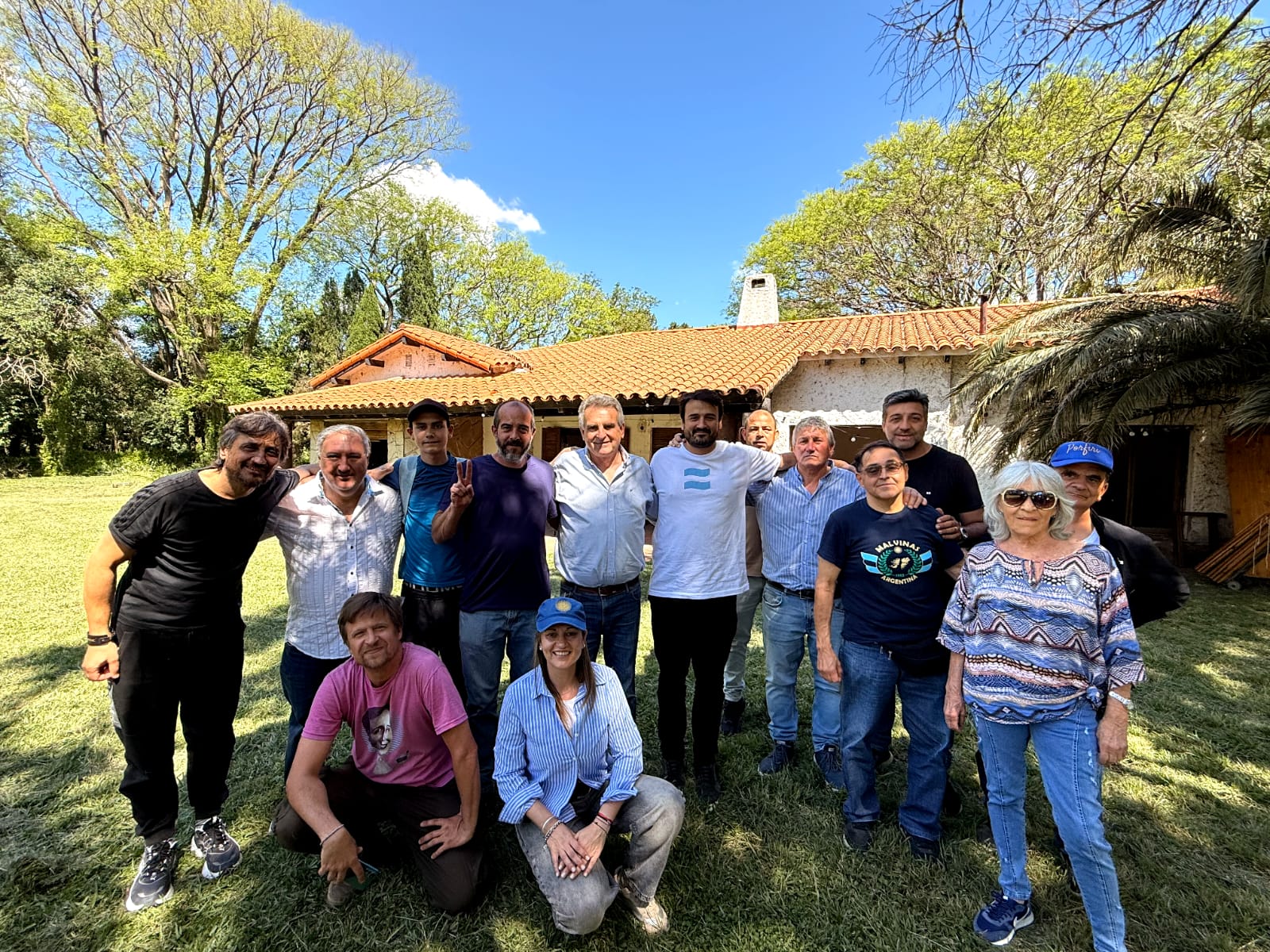 Agustín Rossi estuvo presente en la Quinta de Funes y se reunió con militantes y referentes locales 